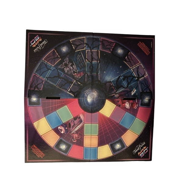Trivial Pursuit Stranger Things Back to The 80s Edition Board Game Open Box - Picture 6 of 13
